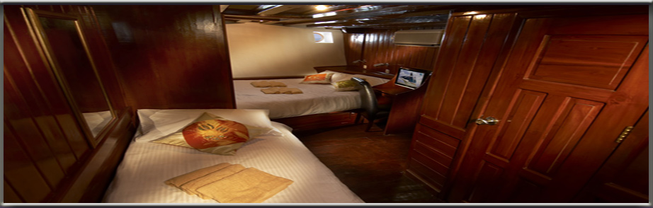 Sailboat Yacht Siren's Master Suite